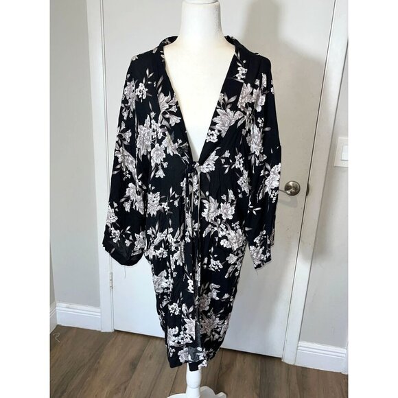 Spiritual Gangster Womens Floral Kimono Black & White One Size Wrap - Picture 2 of 9